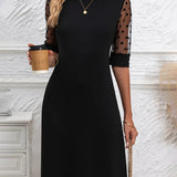 Élégante Robe Avec Des Panneaux De Tulle
