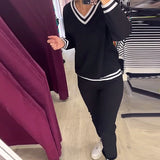 Costume décontracté à rayures contrastées et col en V