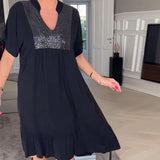 Robe ample plissée col V