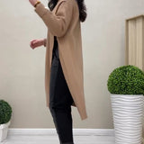 Robe pull à col roulé et fente latérale