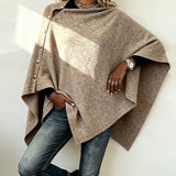 Pull Avec Style Cape, Allure Moderne Et Coupe Asymétrique