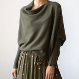 VÊtement Maille Asymétrique Drappé Et Innovant