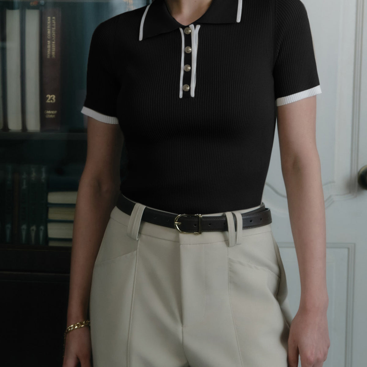 Danica | Haut polo côtelé classique avec détail de boutons pour femmes