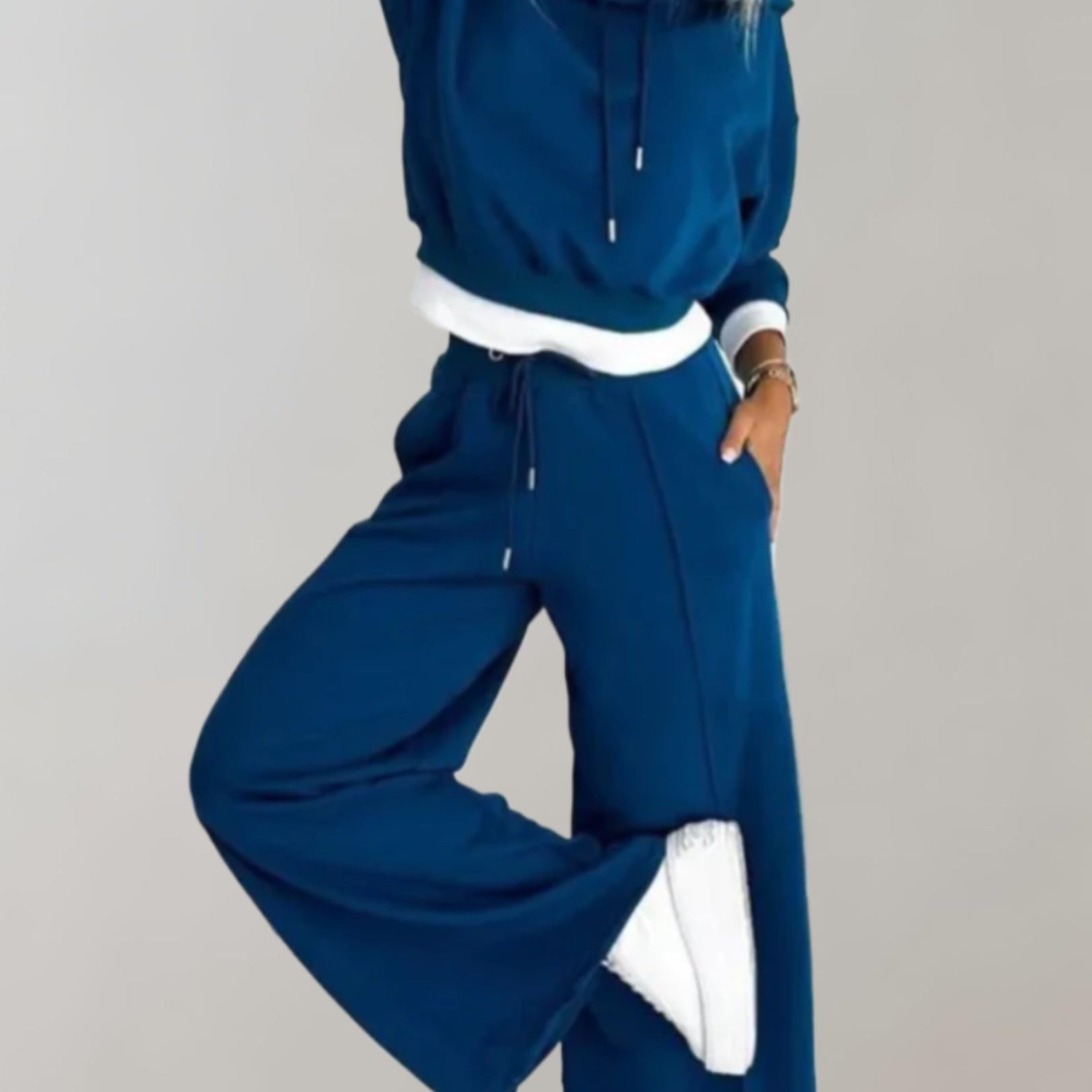 Nina – Survêtement hoodie 2 pièces avec pantalon large femme