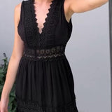 Robe débardeur col V en dentelle
