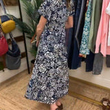 Robe longue à manches courtes imprimée de fleurs