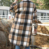 Manteau à carreaux avec boutons à revers