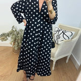 Robe à col V, coupe ample et à pois