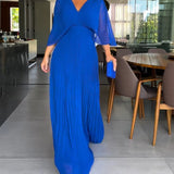 Robe à plis et taille cintrée