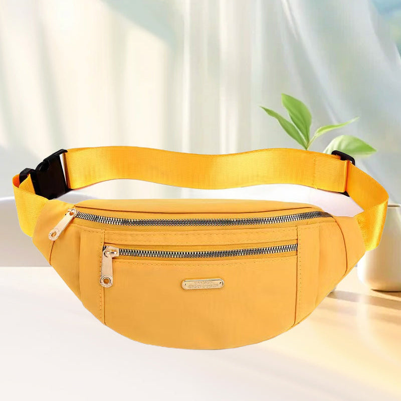 Sac à bandoulière simple de couleur unie sur le devant