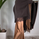 Pull à col roulé et franges de couleur unie