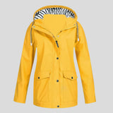 Veste Pour Femmes Avec Caractéristiques Étanche À L'eau Et Au Vent