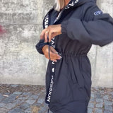 Manteau à capuche décontracté avec cordon de serrage et imprimé lettre