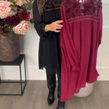 Robe Avec Détail de Découpe en Dentelle, Design à Manches Bouffantes Et Aura Élégante