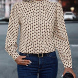 Blouse au style et imprimés vintage