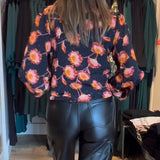 Haut causal avec imprimé floral