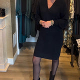 Robe pull de couleur unie à col en V