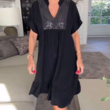 Robe ample plissée col V